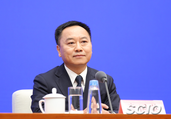 中共安徽省委副書記、安徽省人民政府省長李國英_large.jpg